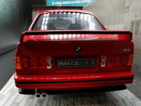 BMW M3 E 30 1986 RED SOLIDO 1/18 – Image 9