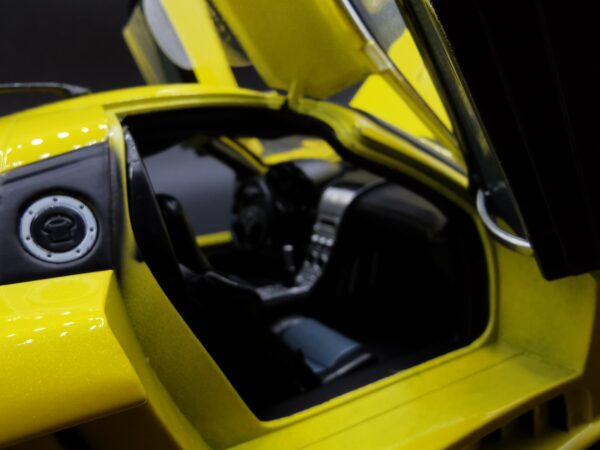 SALEEN S7 TWIN TURBO JAUNE MOTOR MAX 1/12 – Image 8