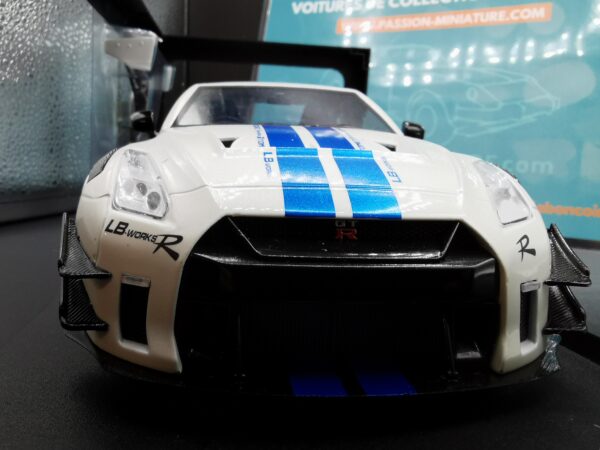NISSAN GT-R R35 WITH LBWK BODY KIT TYPE 2 FOR PAUL TRIBUTE 2024 SOLIDO 1/18 EME – Image 5