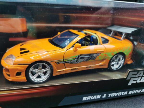 TOYOTA SUPRA ORANGE DE BRIAN FAST & FURIOUS JADA 1/24 EME