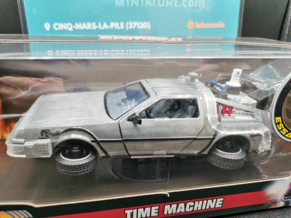 DELOREAN RETOUR VERS LE FUTUR II JADA 1/24 EME