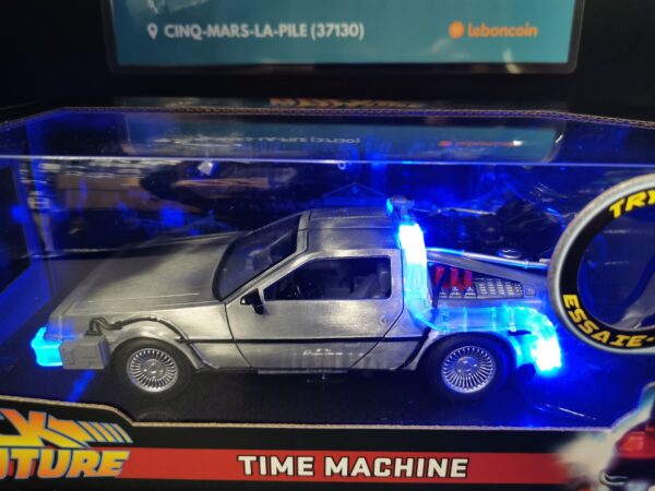DELOREAN RETOUR VERS LE FUTUR I JADA 1/24EME