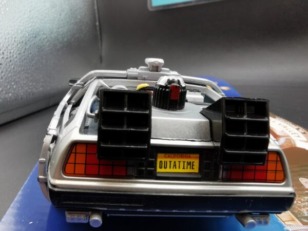 DELOREAN RETOUR VERS LE FUTUR II WELLY 1/24 EME – Image 6
