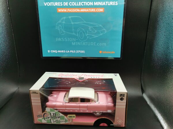 CADILLAC FLEETWOOD SERIES 60 1955 ROSE A TOIT BLANC GREENLIGHT 1/24 EME – Image 2