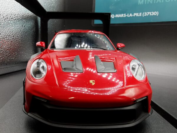 PORSCHE 911 992 GT3 RS GUARD RED SOLIDO 1/18 EME – Image 5