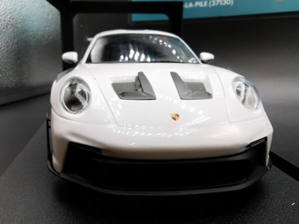 PORSCHE 911 992 GT3 RS WHITE & BLUE 2024 SOLIDO 1/18 EME – Image 5