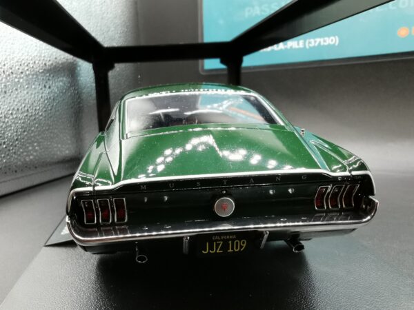 FORD MUSTANG GT FASTBACK 1968 GREEN KKSCALE 1/18 EME – Image 6