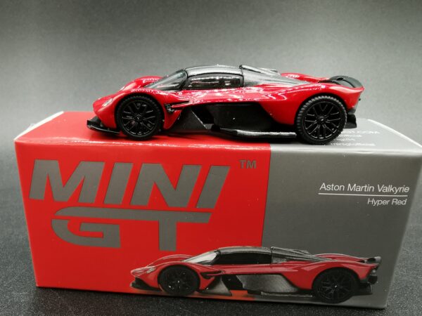 ASTON MARTIN VALKYRIE HYPER RED MINI GT 1/64 EME