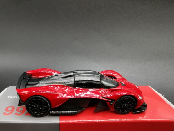 ASTON MARTIN VALKYRIE HYPER RED MINI GT 1/64 EME – Image 6