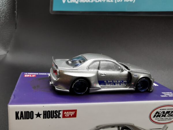 NISSAN SKYLINE GT-R R34 KAIDO WORKS SHINJUKU V1 GREY MINI GT 1/64 EME