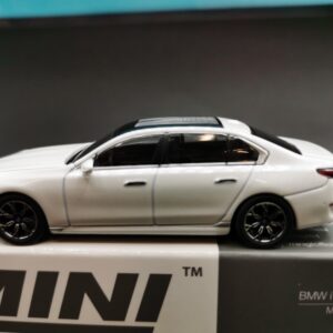 BMW I7 XDRIVE60 MINERAL WHITE MINI GT 1/64 EME