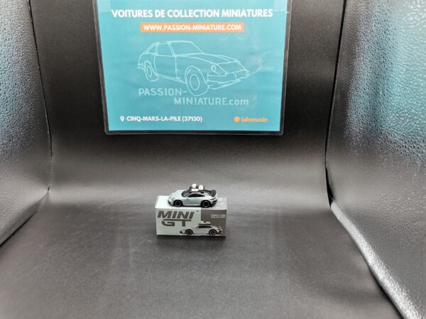 PORSCHE 911 DAKAR SHADE GREEN METALLIC LHD MINI GT 1/64 EME – Image 2