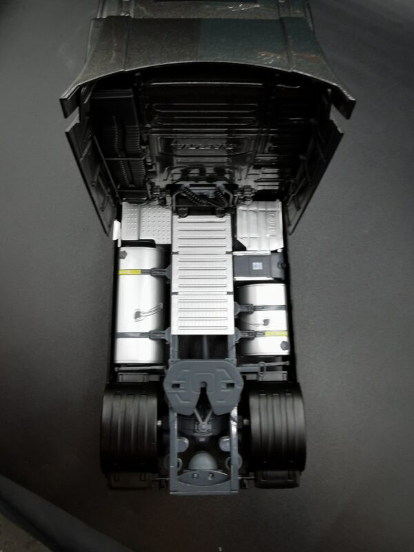 VOLVO FH16 GLOBETROTTER XL BLACK 2022 SOLIDO 1/24 EME – Image 17