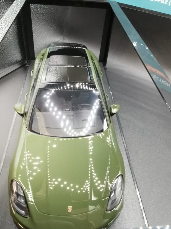 PORSCHE PANAMERA TURBO S SPORT TURISMO GREEN GT SPIRIT 1/18 EME – Image 10