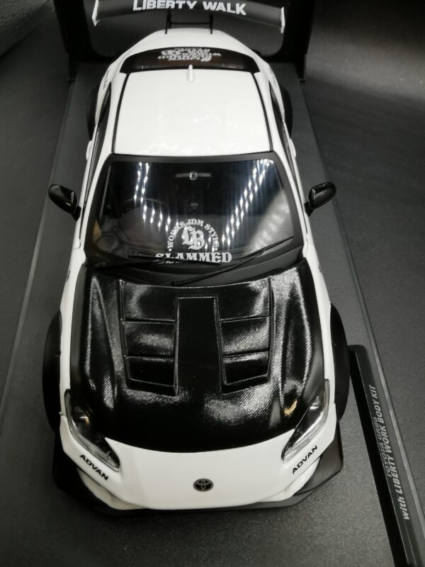 TOYOTA GR86 WITH LBWK BODYKIT PEARL WHITE 2024 SOLIDO 1/18 EME – Image 9