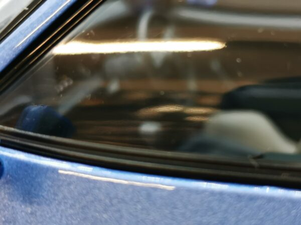 FORD CAPRI MKIII 2.8I RHD 1984 BLEU PARIS METALLISE NOREV 1/18 EME – Image 3