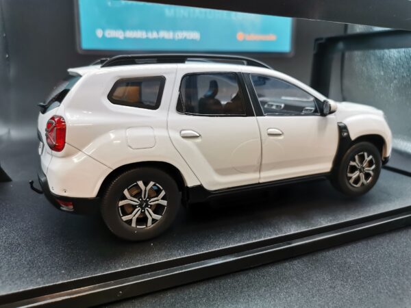 DACIA DUSTER MK2 WHITE 2024 SOLIDO 1/18 EME – Image 8