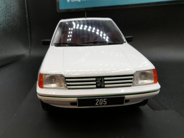 PEUGEOT 205 LACOSTE WHITE 1984 MODELCAR 1/18 EME – Image 5