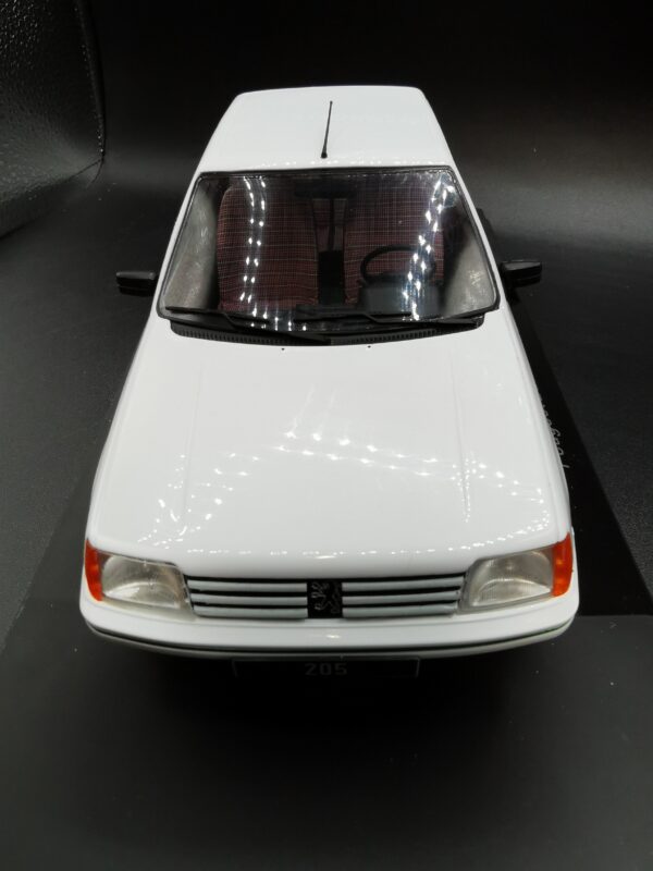 PEUGEOT 205 LACOSTE WHITE 1984 MODELCAR 1/18 EME – Image 6