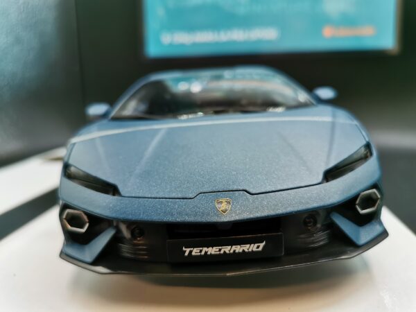 LAMBORGHINI TEMERARIO 2024 BLEU BURAGO 1/18 EME – Image 5