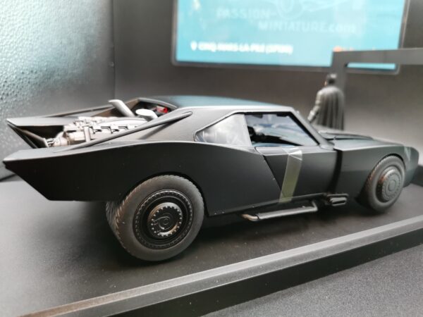 BATMOBILE AVEC BATMAN BLACK JADA 1/18 EME – Image 9