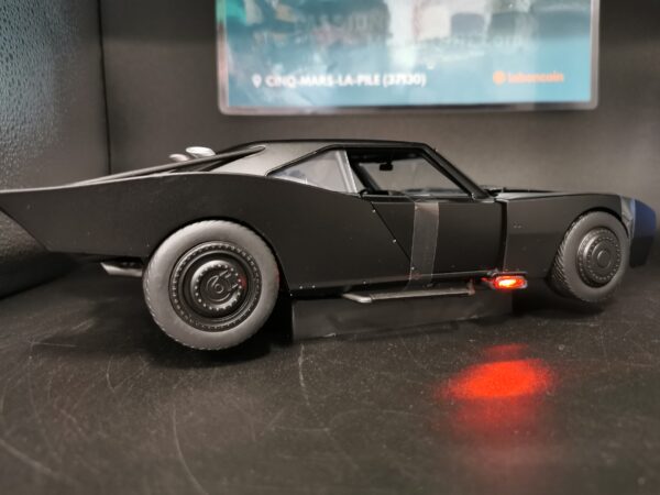 BATMOBILE AVEC BATMAN BLACK JADA 1/18 EME – Image 13
