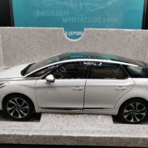CITROEN DS 5 2011 PEARL WHITE NOREV COLLECTORS 1/18 EME