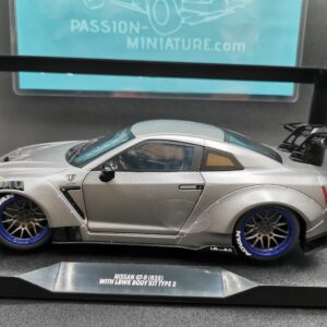 NISSAN GT R-35WITH LIBERTY WALK BODY KIT 2.0 SILVER 2 SOLIDO WORKS 1/18 EME