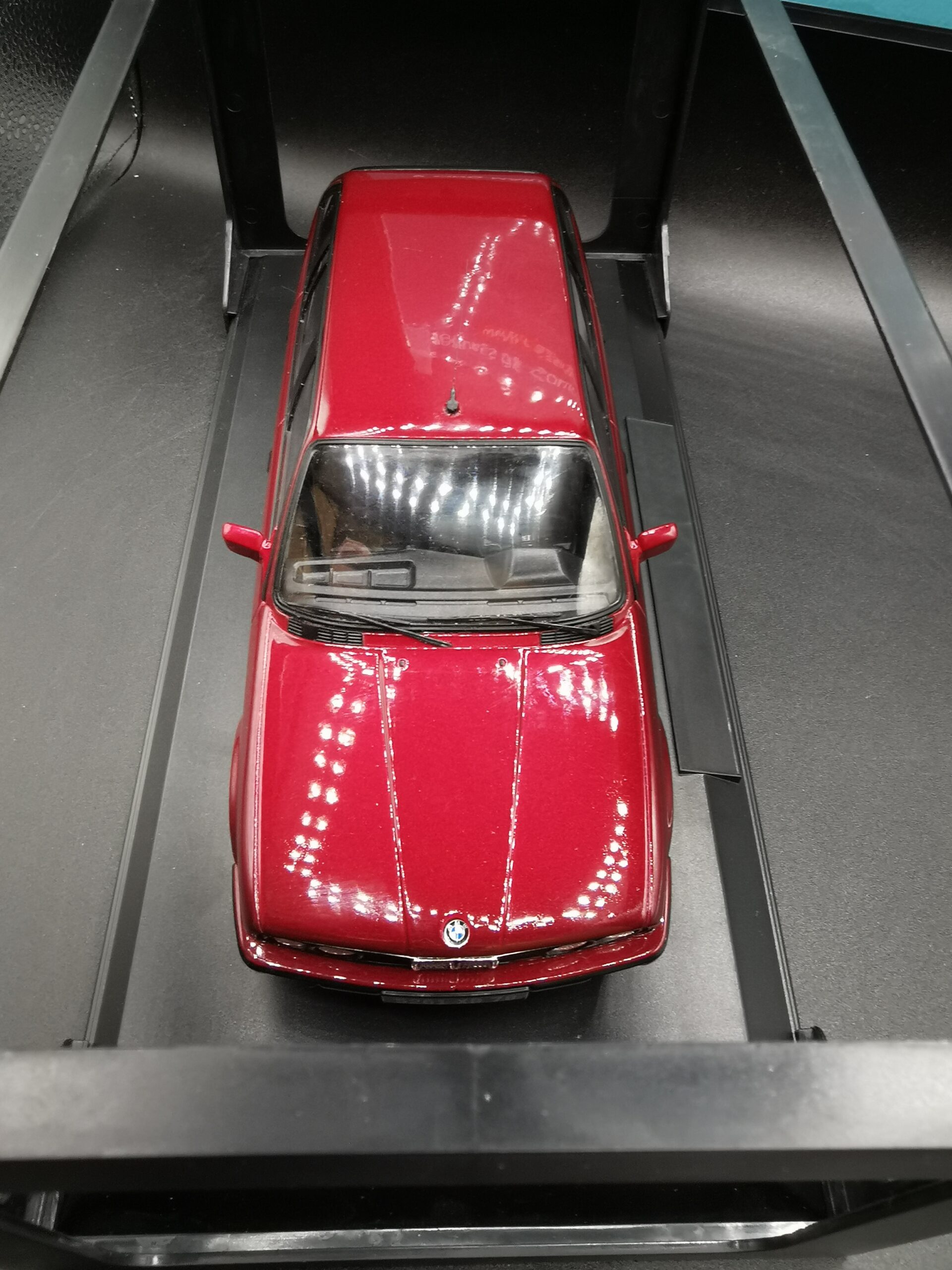 BMW E30 325I TOURING BORDEAU NOREC COLLECTOR 1/18 EME – Image 6