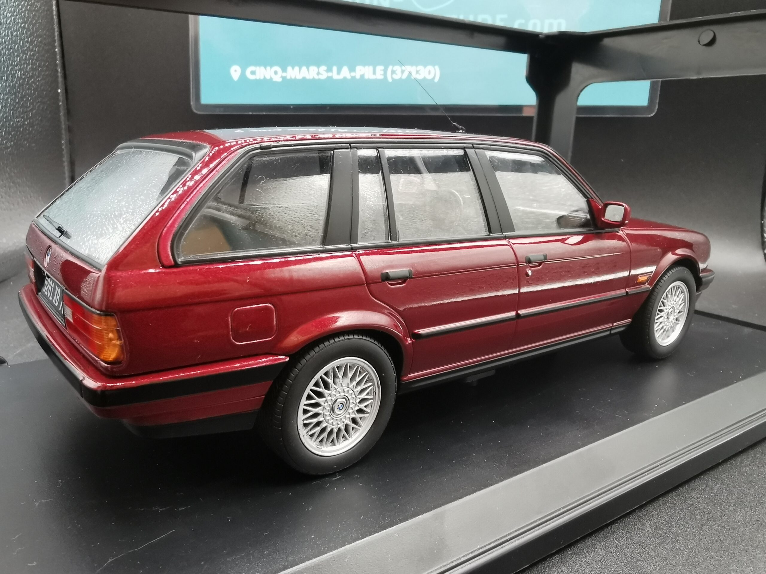 BMW E30 325I TOURING BORDEAU NOREC COLLECTOR 1/18 EME – Image 9