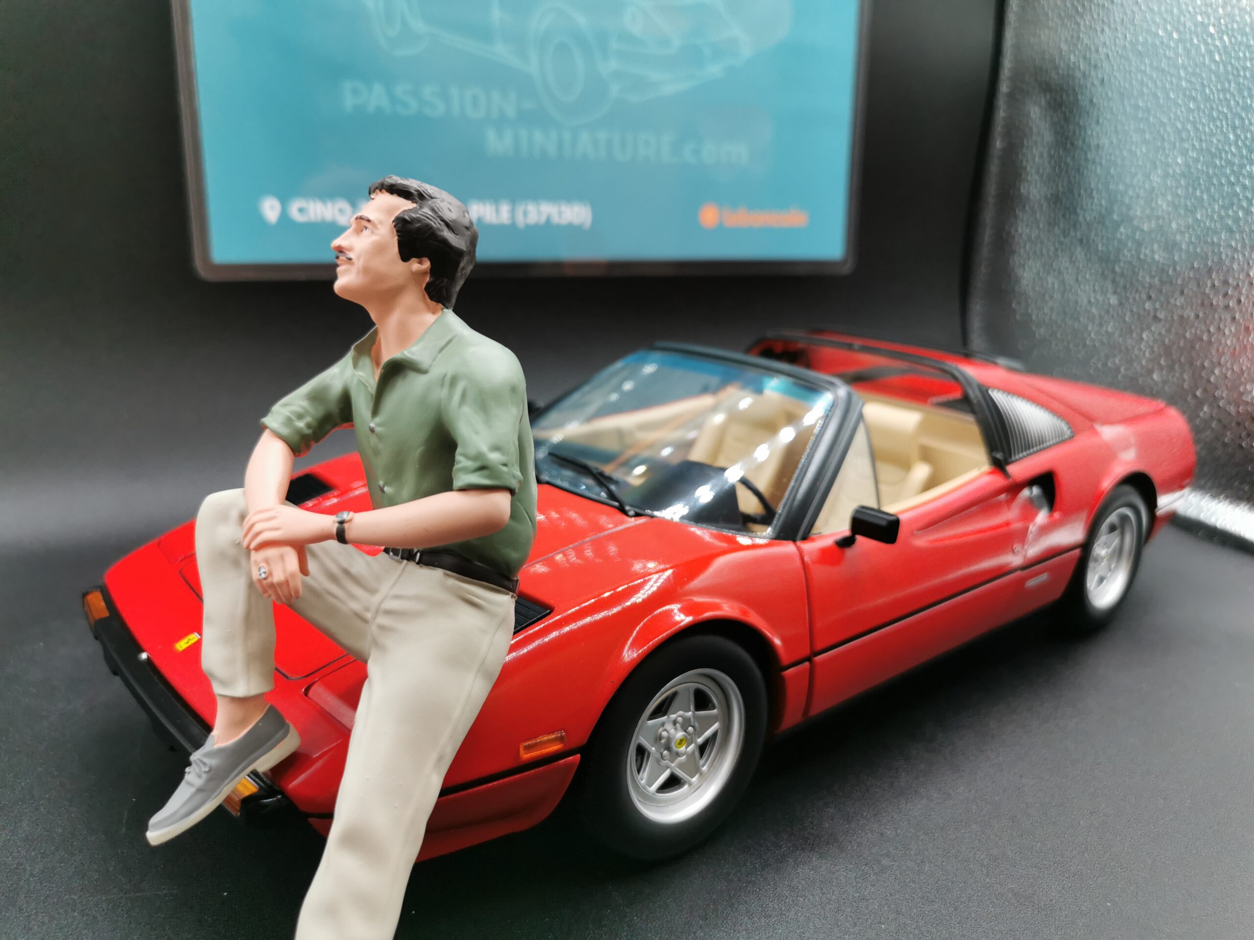 FERRARI 308 GTS QUATTROVALVOLE 1982 ( MAGNUM ) US RED KKSCALE 1/12 EME – Image 5