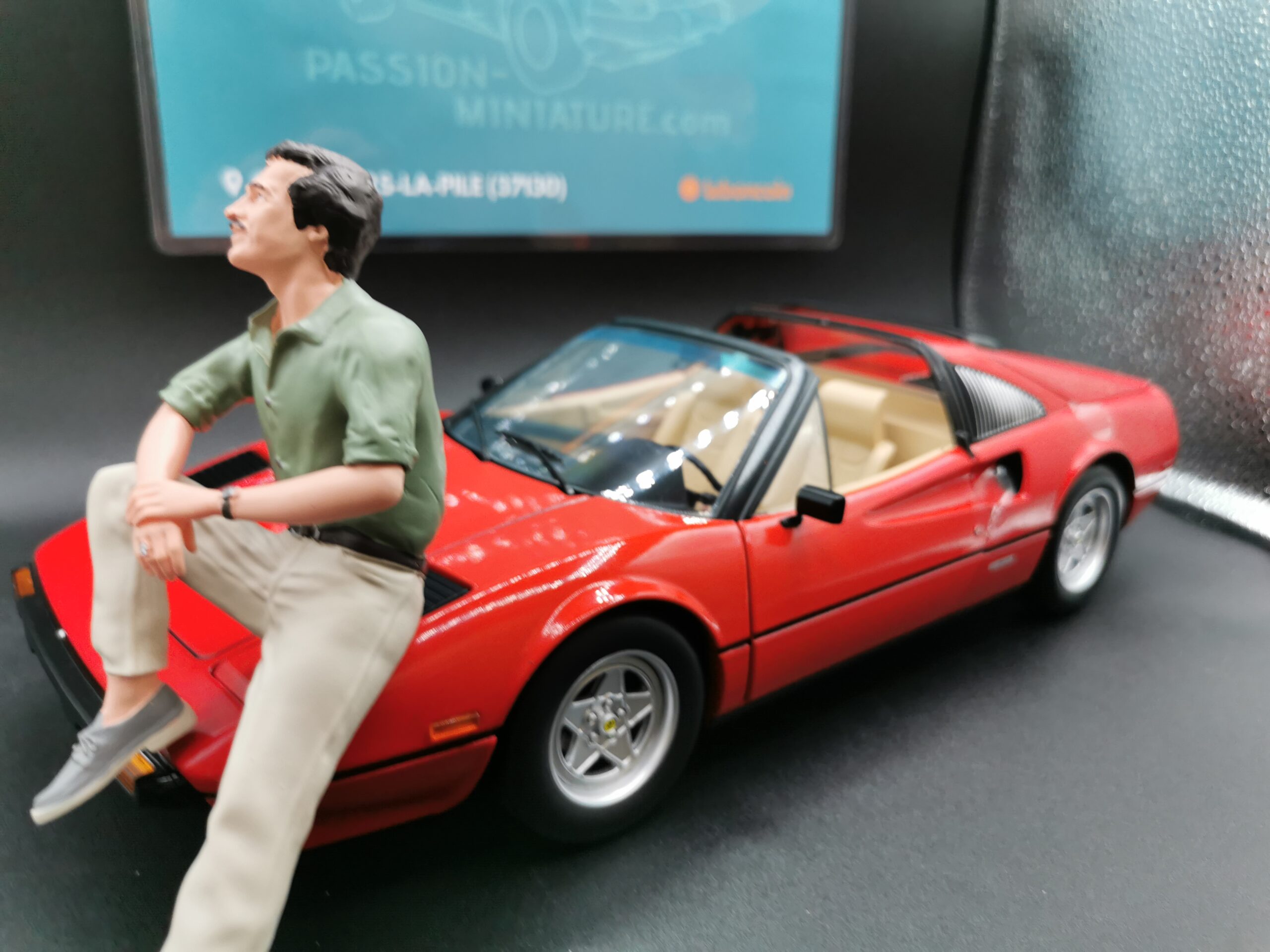 FERRARI 308 GTS QUATTROVALVOLE 1982 ( MAGNUM ) US RED KKSCALE 1/12 EME – Image 6