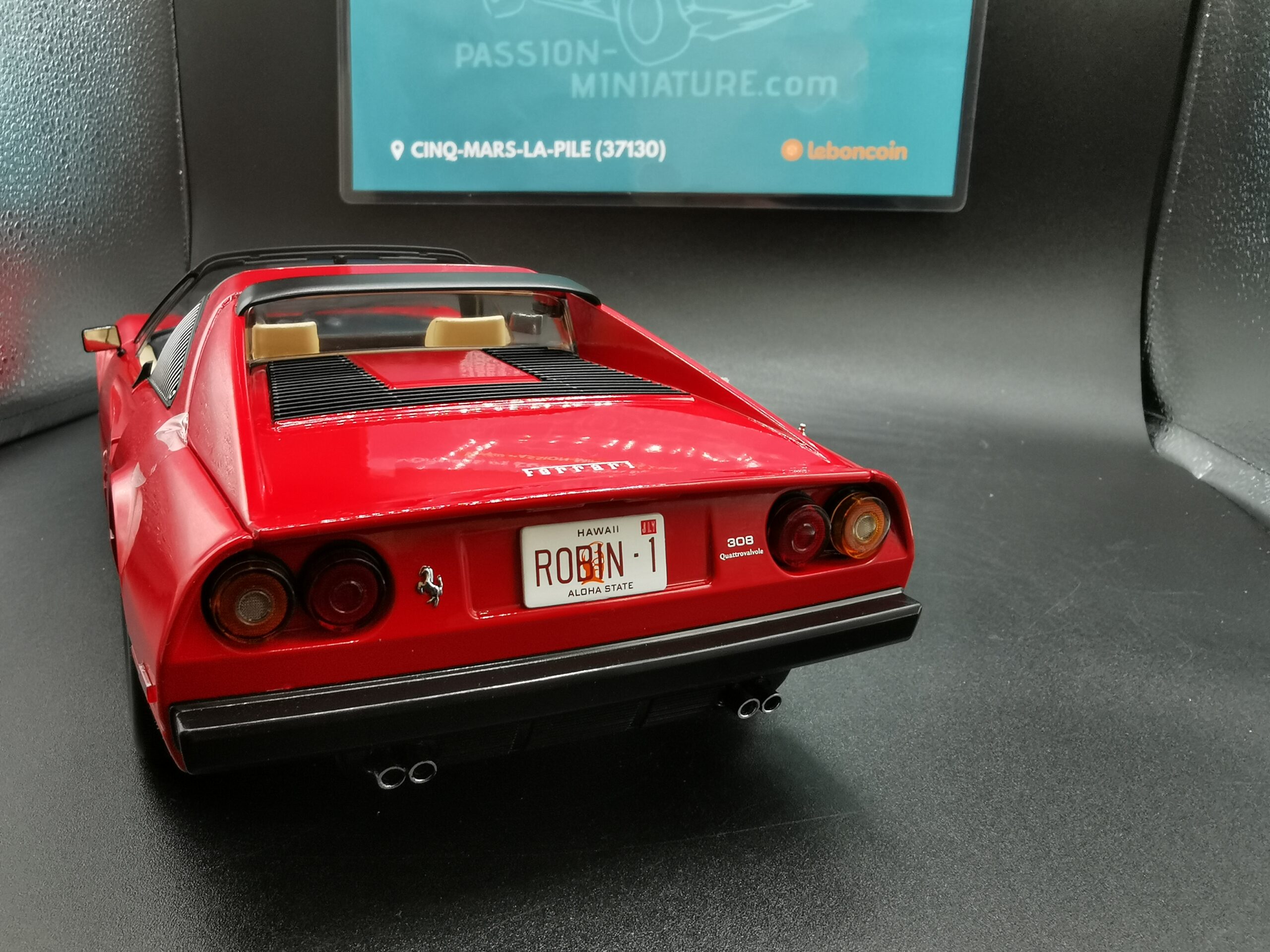 FERRARI 308 GTS QUATTROVALVOLE 1982 ( MAGNUM ) US RED KKSCALE 1/12 EME – Image 7