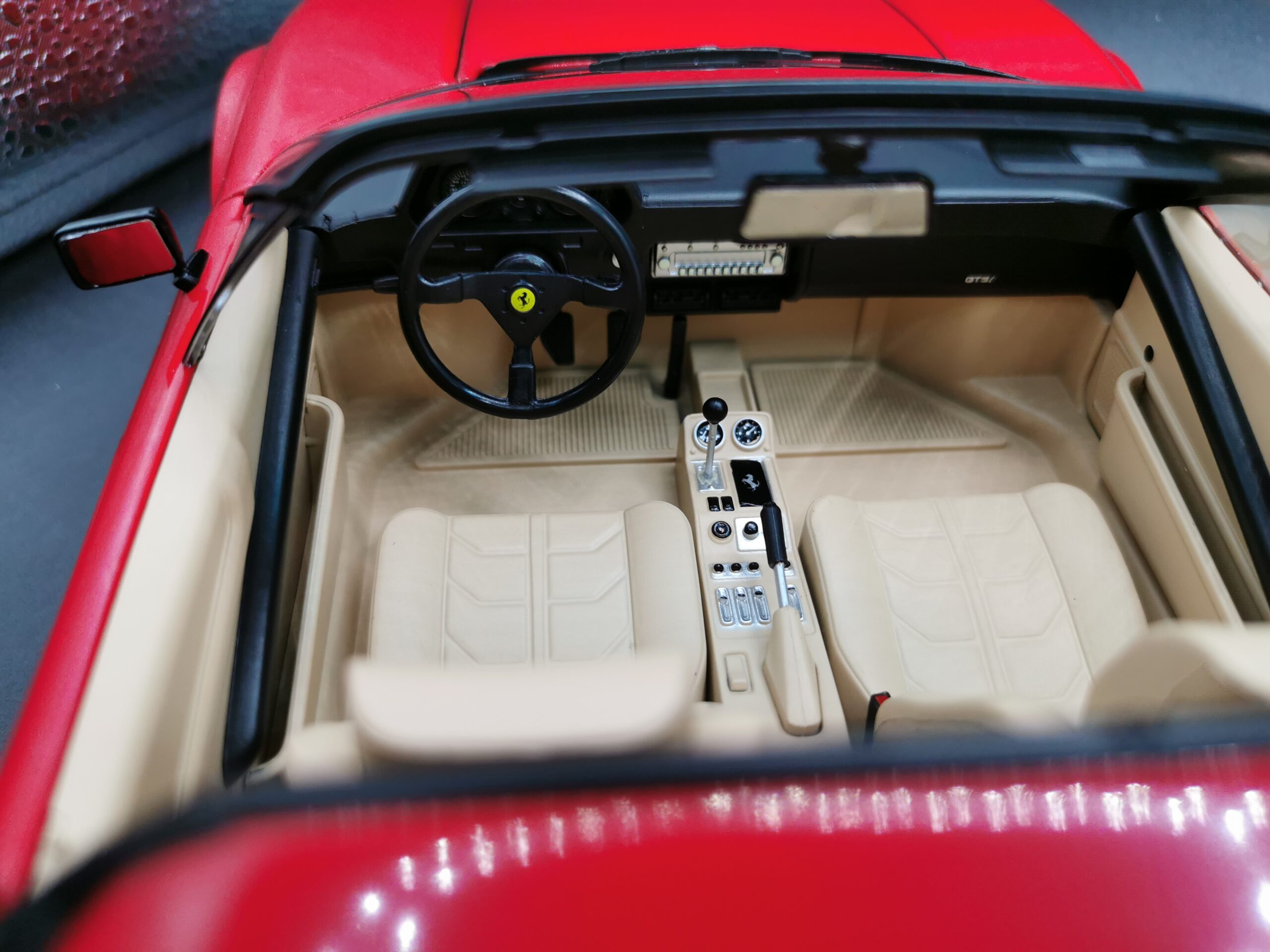 FERRARI 308 GTS QUATTROVALVOLE 1982 ( MAGNUM ) US RED KKSCALE 1/12 EME – Image 9