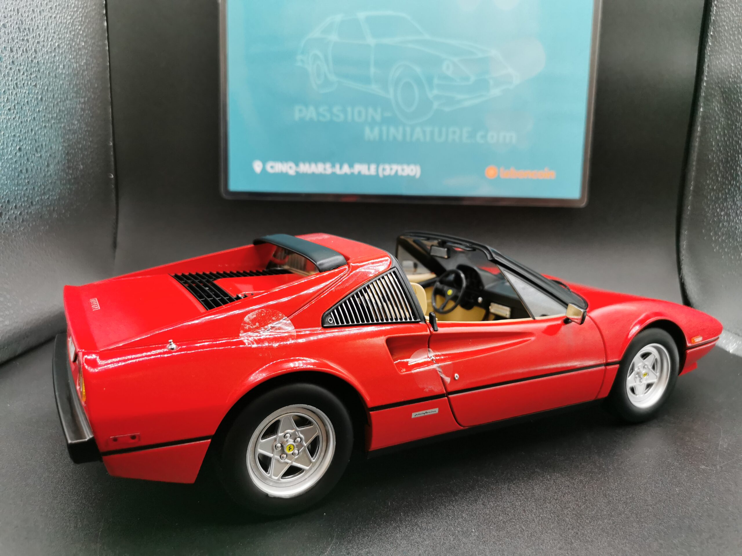 FERRARI 308 GTS QUATTROVALVOLE 1982 ( MAGNUM ) US RED KKSCALE 1/12 EME – Image 12
