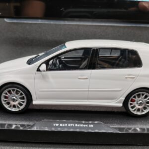 VOLKSWAGEN GOLF V GTI EDITION 30 WHITE OTTOMOBILE 1/18 EME